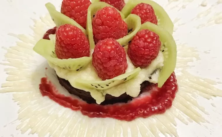 Vanilla Chocolate Brownie with Raspberries and Kiwi